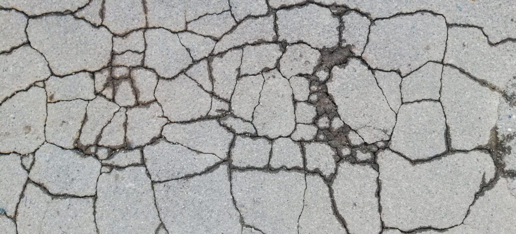 broken-concrete-sidewalk - Richfield Concrete